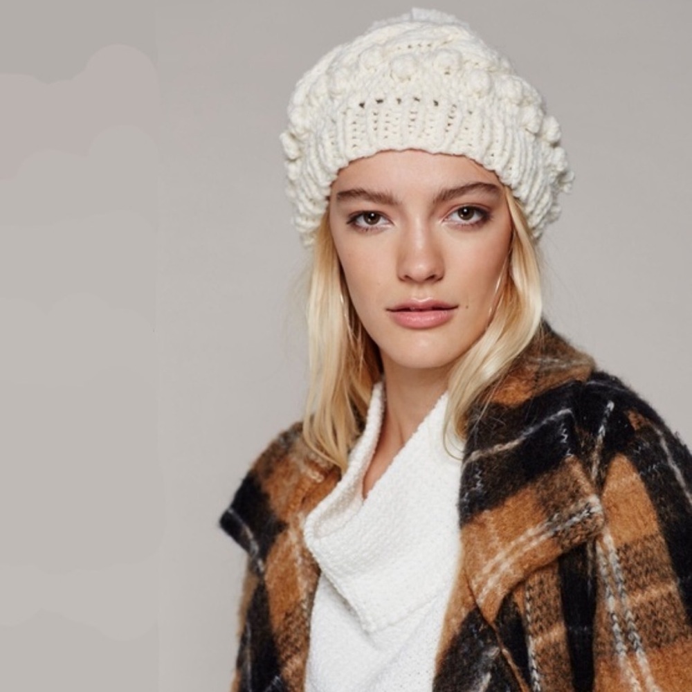 Free People Bobble Knit Pom Pom Beret Beanie Hat in Cream/Ivory OS - Picture 2 of 8